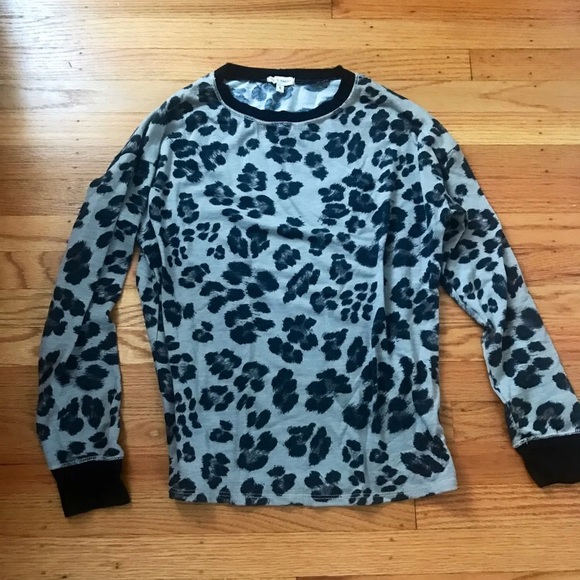 ShopStevie Leopard Top - Picture 1 of 3